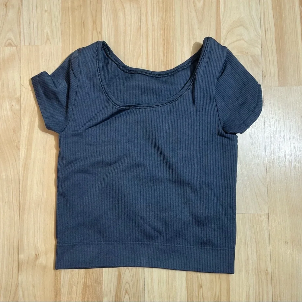 Athleta Womens Grey Short Sleeve Ribbed Activewear Top Size XS